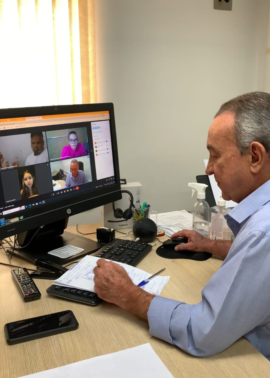 Procon Municipal realiza audiência de conciliação para consumidor com deficiência auditiva