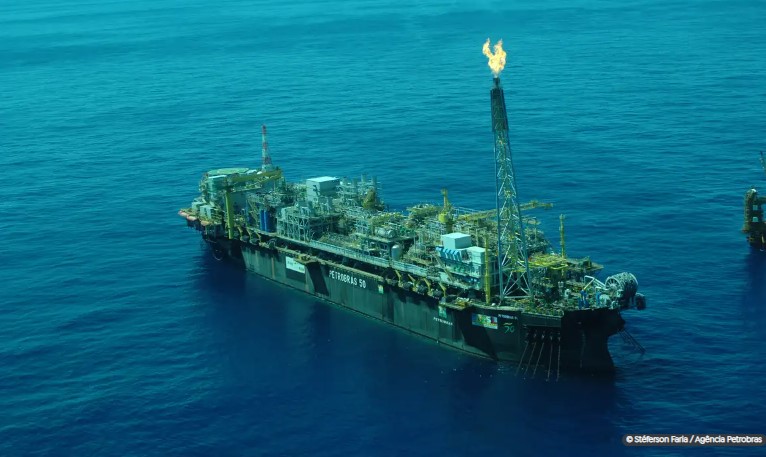 Dez empresas vão disputar 37,5 milhões de barris de petróleo da União