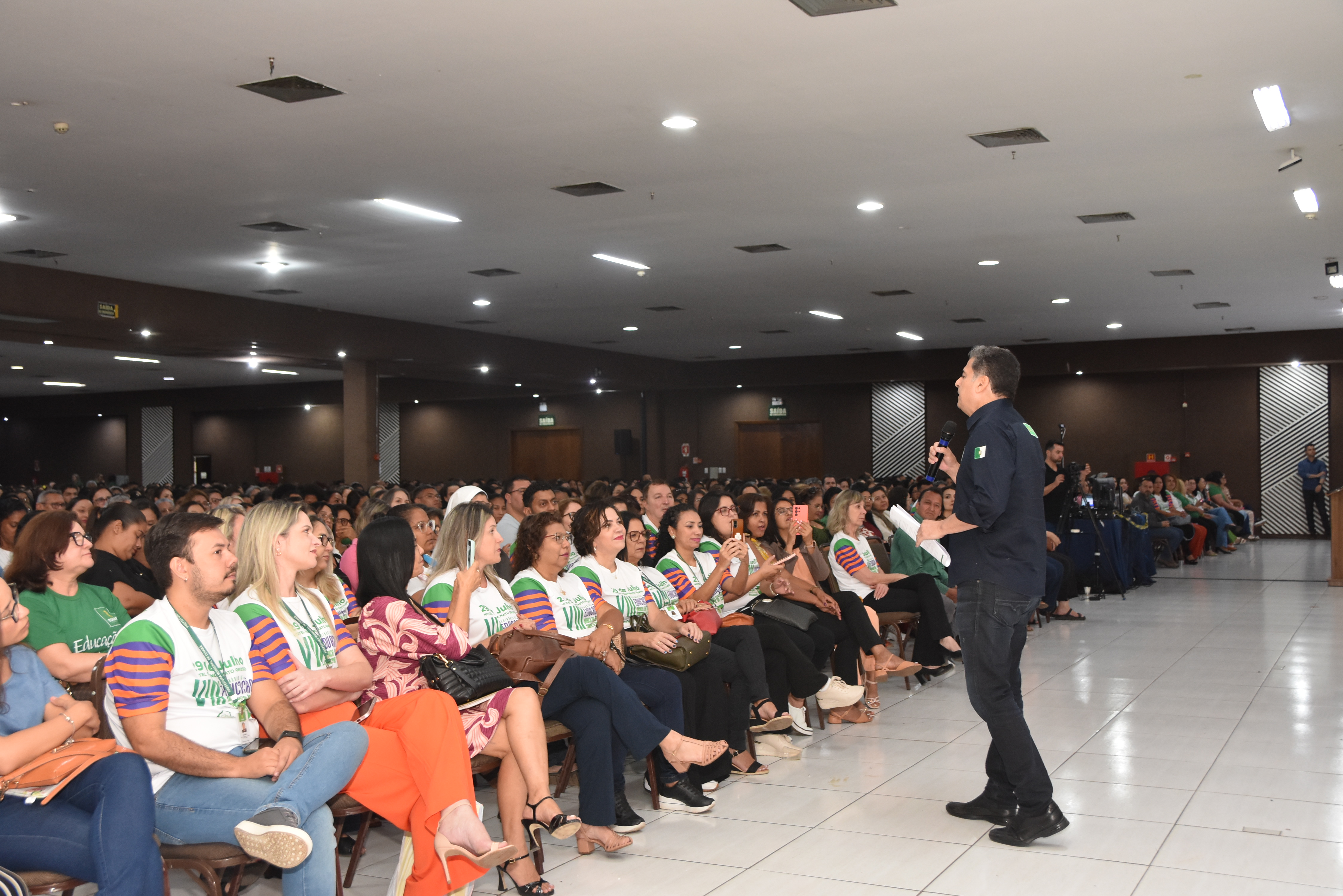 Prefeito realiza abertura de evento formativo para profissionais da educação que marca o retorno das atividades pedagógicas na rede pública municipal