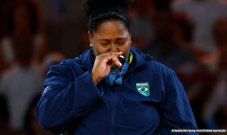 Judoca Beatriz Souza conquista o primeiro ouro brasileiro em Paris