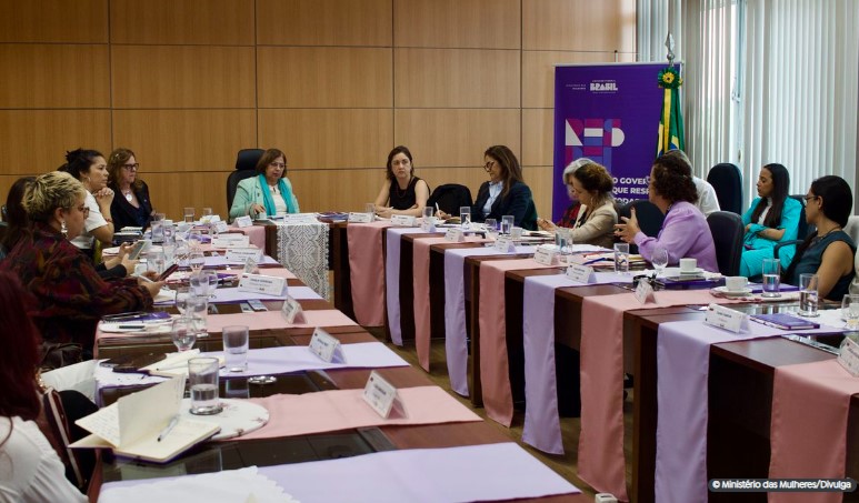 Governo quer apoio de times de futebol contra feminicídio