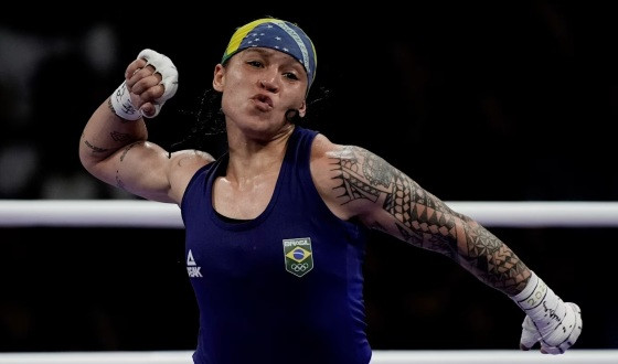 Bia Ferreira conquista o bronze no peso-leve do boxe feminino