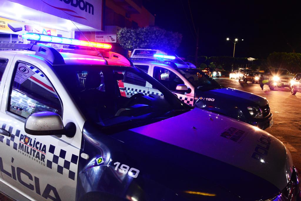  Armadio de faca, homem  vai preso após ameaçar pacientes e servidores de hospital e quebrar janelas e portas