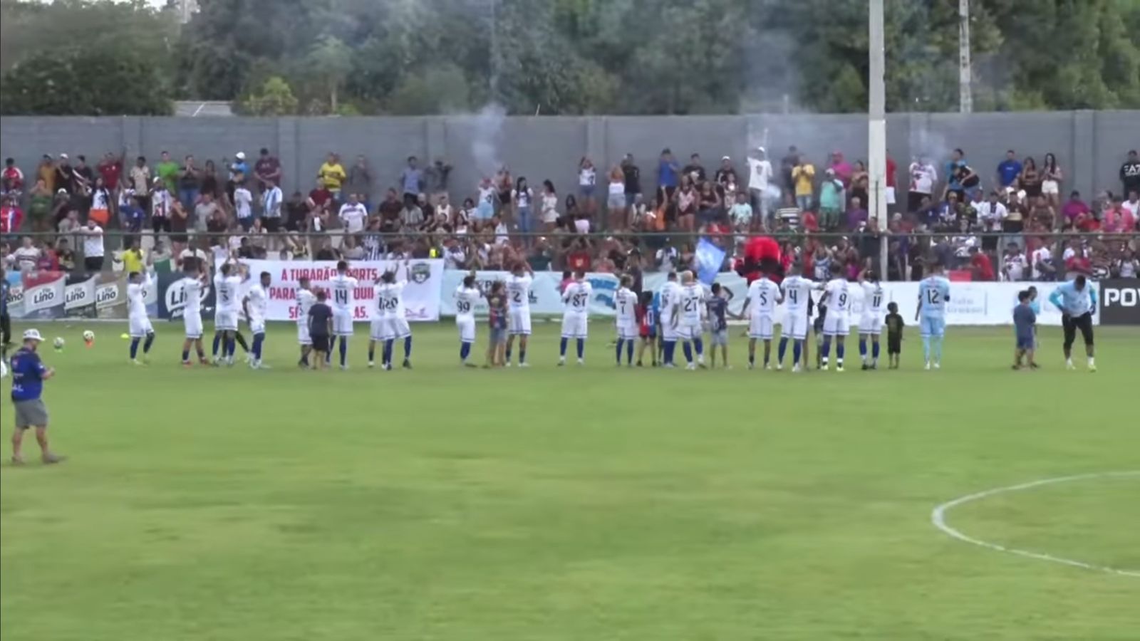 Torcida lota o Dito Souza no início da semifinal do Peladão