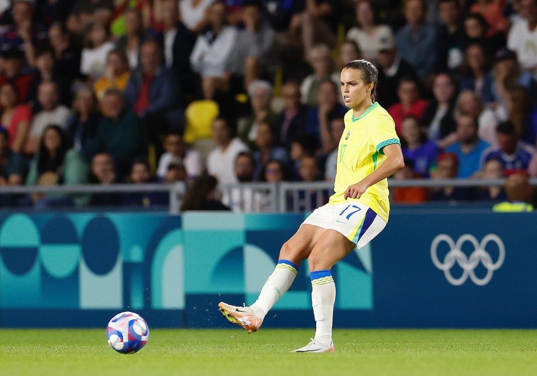 Atletas mato-grossenses vão disputar as finais do futebol feminino e salto triplo