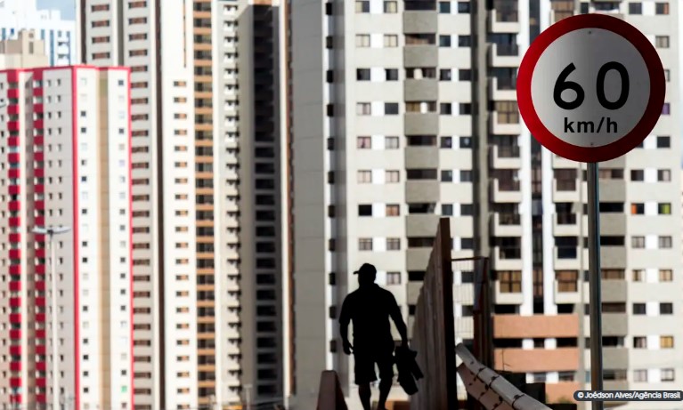 Gangstalking: médicos alertam para risco de crença em perseguição