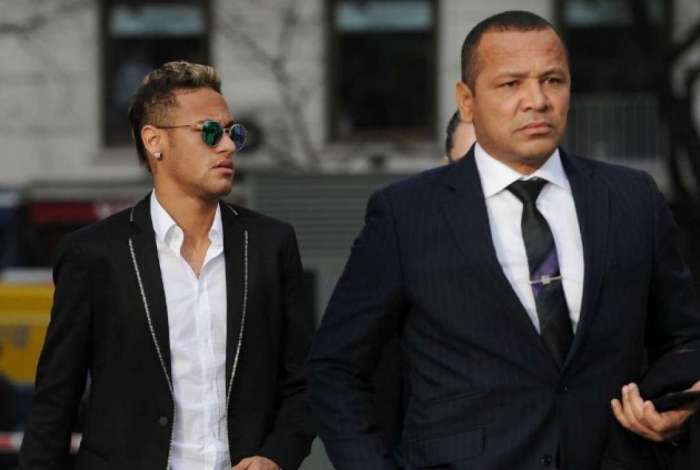 Pai de Neymar ofende jornalista após pergunta sobre festa: 'Fiz com a sua mãe'