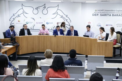 Deputado cobra cronograma de convocação dos aprovados no concurso da Saúde