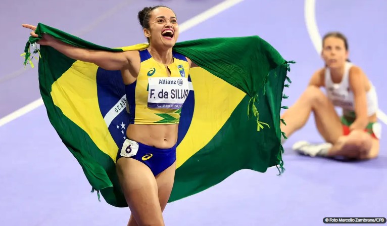 Ouro de Fernanda Yara encabeça dia de conquistas do atletismo
