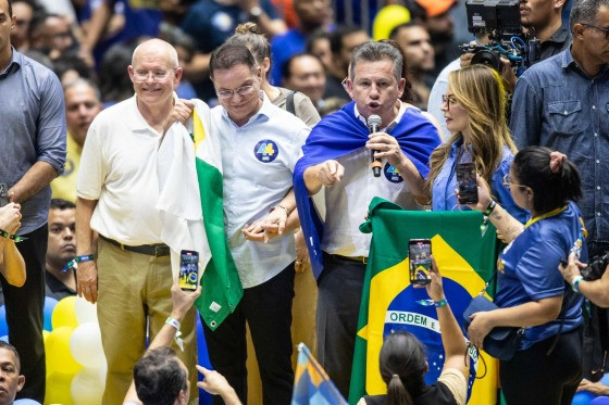 Mauro diz que é cedo para Botelho cantar vitória: 