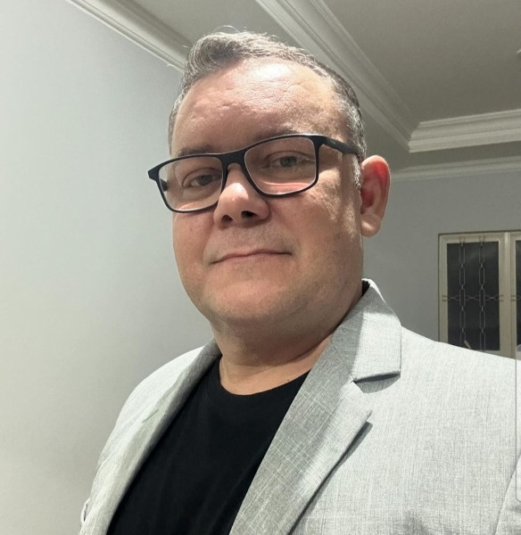 Jornalista Robson Fraga morre por complicações após AVC