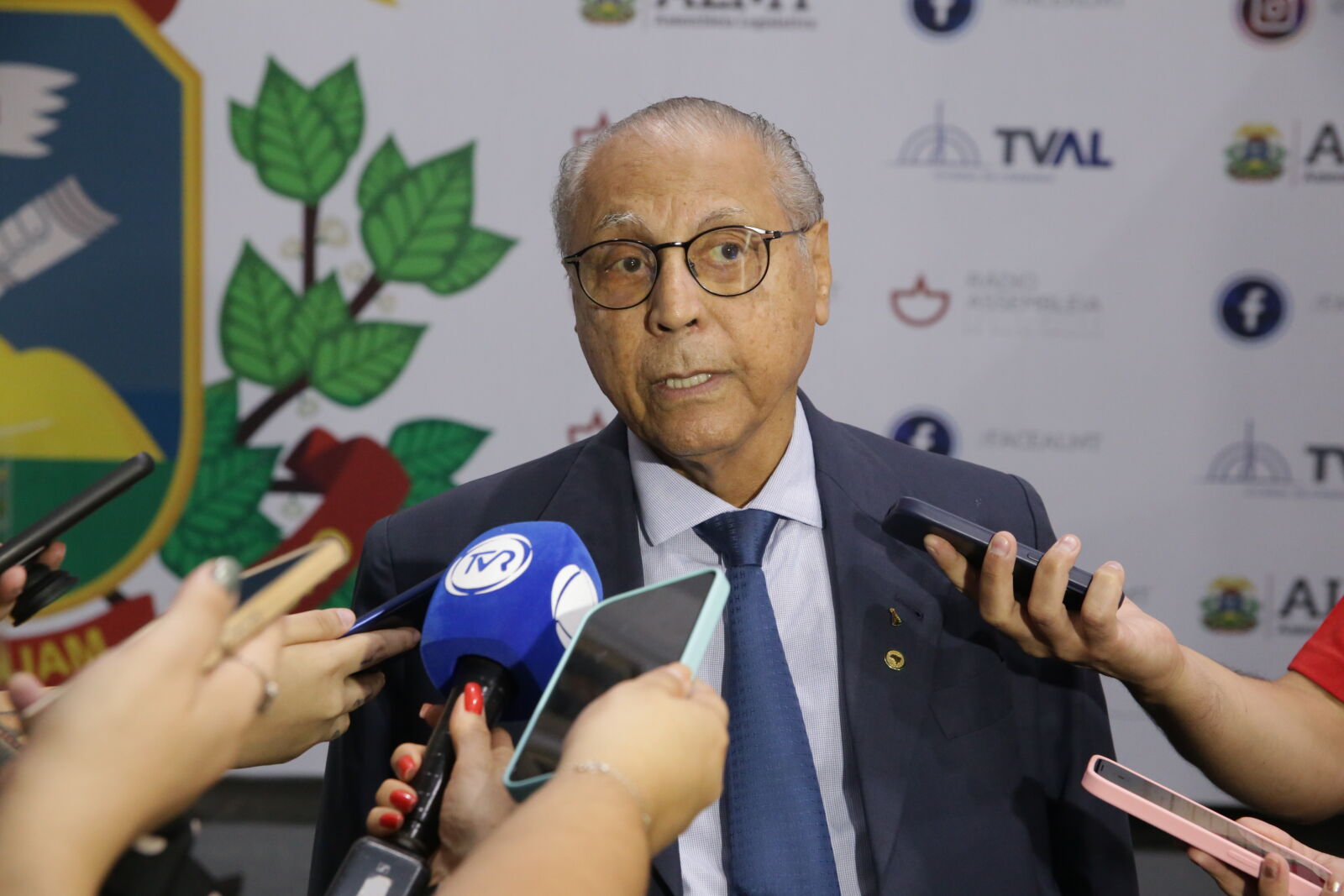 Julio diz que ataques de rivais contra Botelho são “desespero de perdedor”