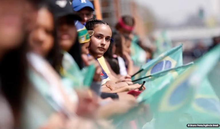 Desfile de 7 de Setembro destaca vacinação e homenageia gaúchos