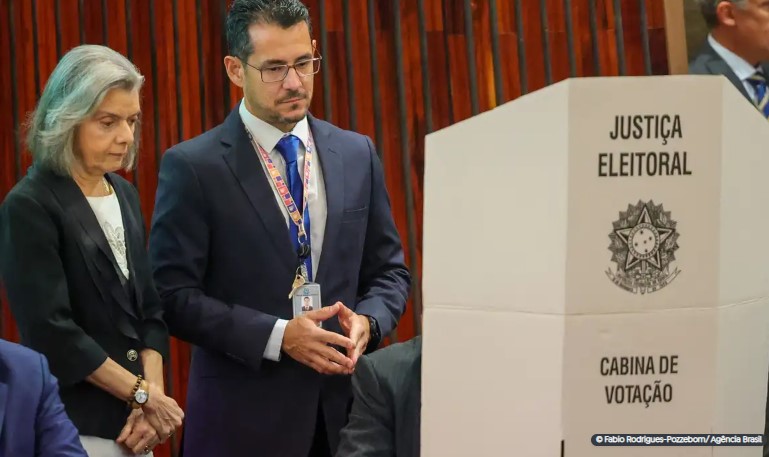 TSE lacra sistema que será usado em urnas