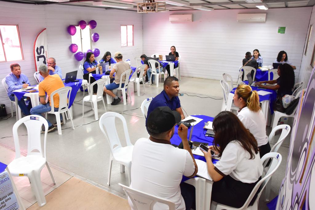 Sine-MT realiza atendimentos e encaminhamentos em feira de empregabilidade