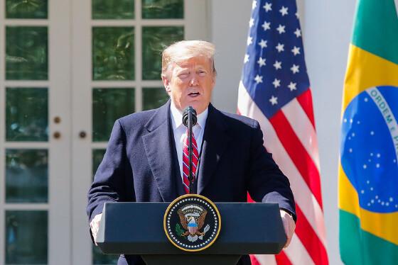 Campanha de Trump relata tiroteio em clube de golfe e diz que candidato está seguro