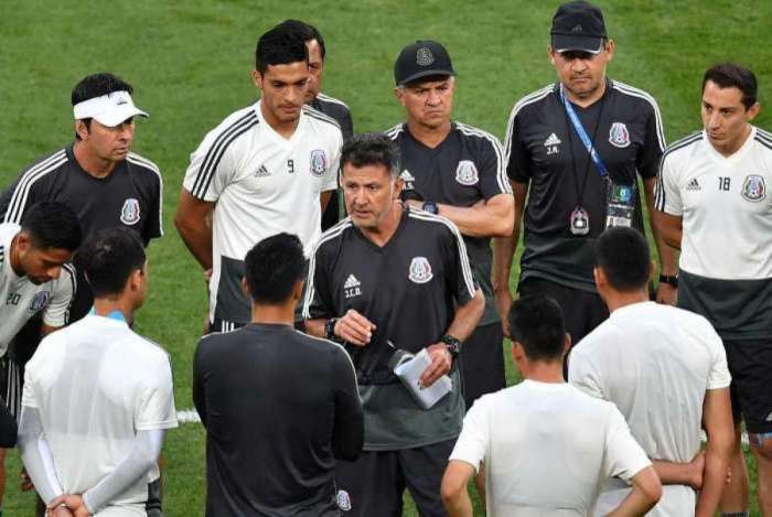 Ex-Vasco e Botafogo é cotado para assumir comando de seleção mexicana