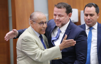 Suplente Hugo Garcia assume cadeira na ALMT com licença de Valmir Moretto