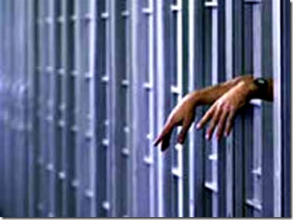 Revoltado com transferência, preso provoca incêndio em cadeia