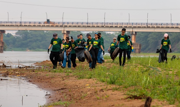 Voluntários retiram mais de 52 toneladas de lixo no 10º Mutirão de Limpeza do Ribeirão Arareau