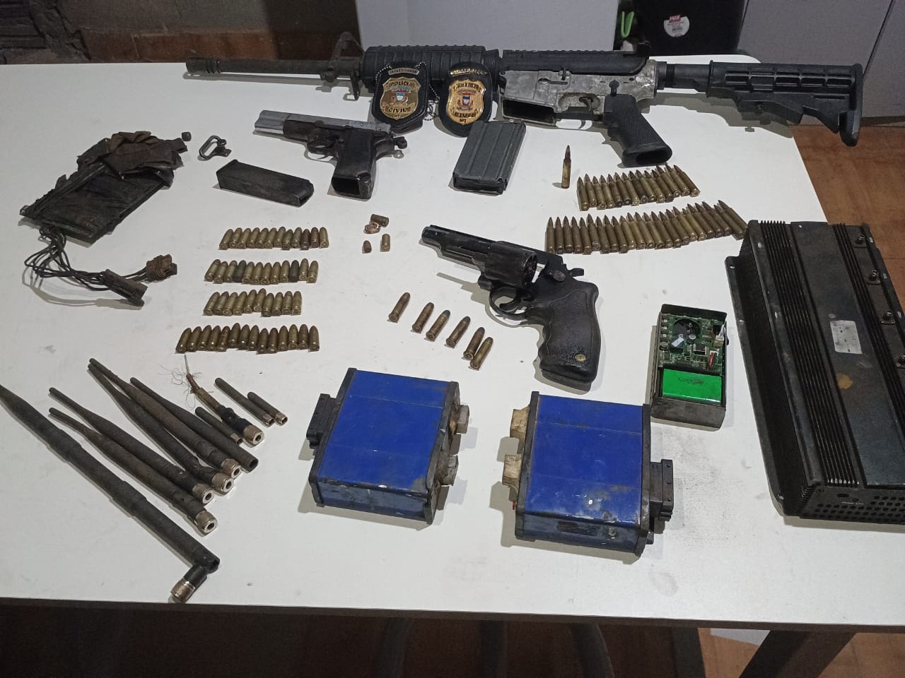 Polícia Civil investiga localização de armas em compartimento de caminhão em Confresa