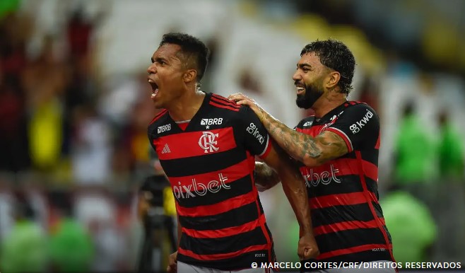 Flamengo sai na frente do Corinthians na semifinal da Copa do Brasil
