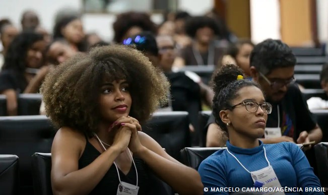 Com quase 10 milhões, número de universitários é o maior em nove anos