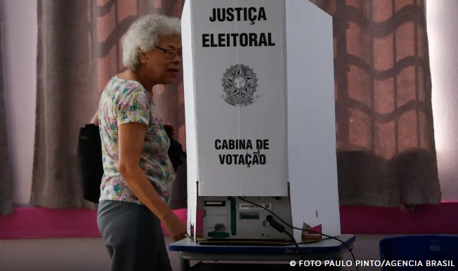 Eleições são encerradas em todo o país; começa apuração dos votos