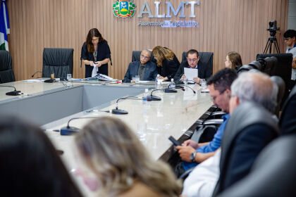 CCJR aprova derrubada de nove vetos do governo e manutenção de dois
