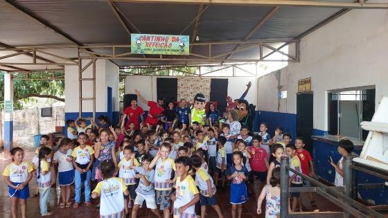 Mais de 100 alunos da rede pública recebem aulas de educação no trânsito