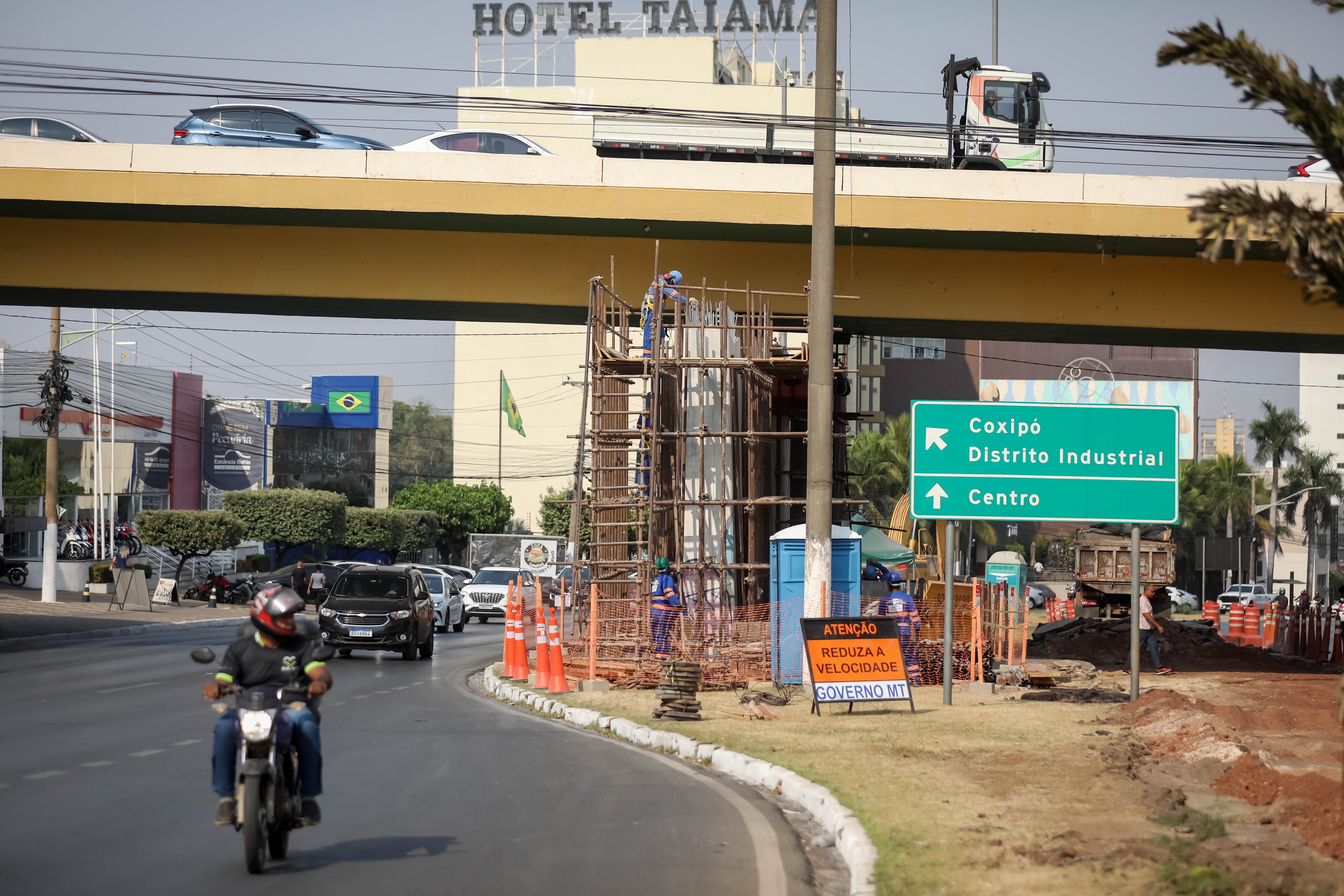 Obras do Complexo Leblon vão interromper pistas na Miguel Sutil e Avenida do CPA nos dias 26 e 28 de outubro