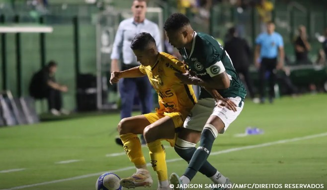 Goiás derrota Amazonas e continua vivo na luta pelo acesso