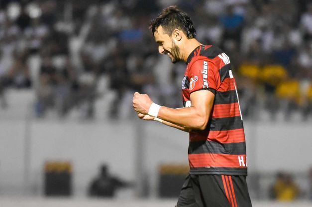 Henrique Dourado volta e faz gol da vitória do Flamengo sobre o Cruzeiro no Maracanã