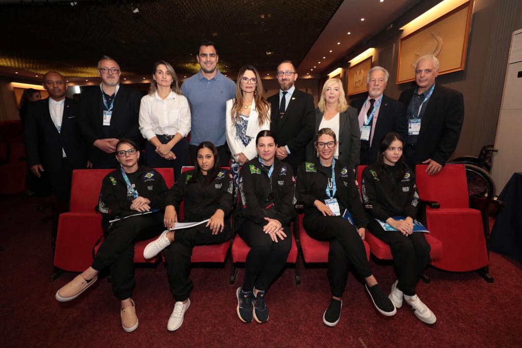 Primeira-dama de MT destaca papel do esporte na inclusão e defesa das mulheres durante 1º encontro internacional de mulheres do Jiu-jitsu