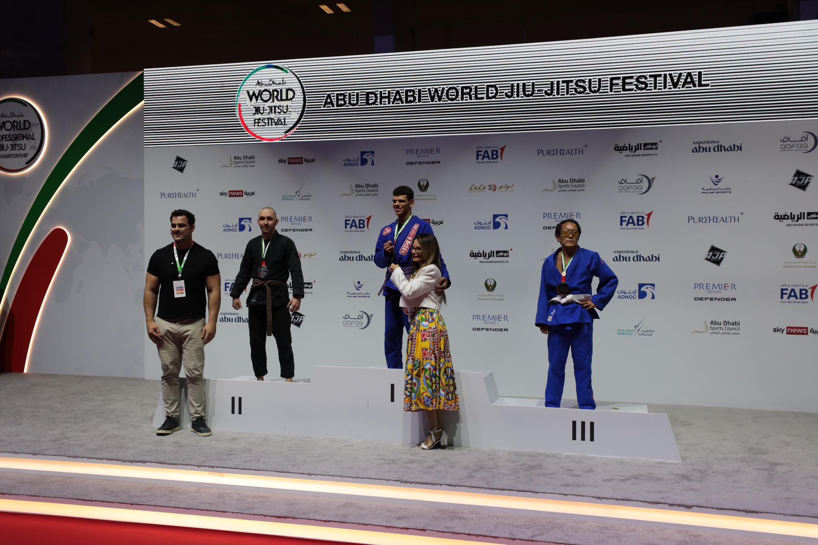 Primeira-dama de MT celebra histórias de superação e conquista de medalhas nas competições de Parajiu-jitsu em Abu Dhabi