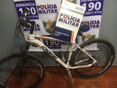MULHER DE VALOR: Mãe dá bom exemplo e procura polícia para devolver bicicleta furtada por filho