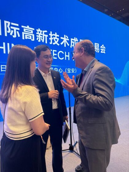 Na China, deputado participa da 26ª Feira da Alta Tecnologia em Shenzhen