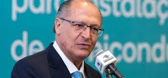 Alckmin grava vídeo e rejeita aliança com PT e Bolsonaro