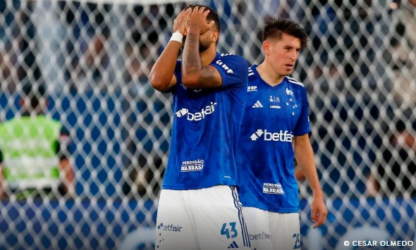 Cruzeiro é vice-campeão sul-americano após levar 3 a 1 do Racing