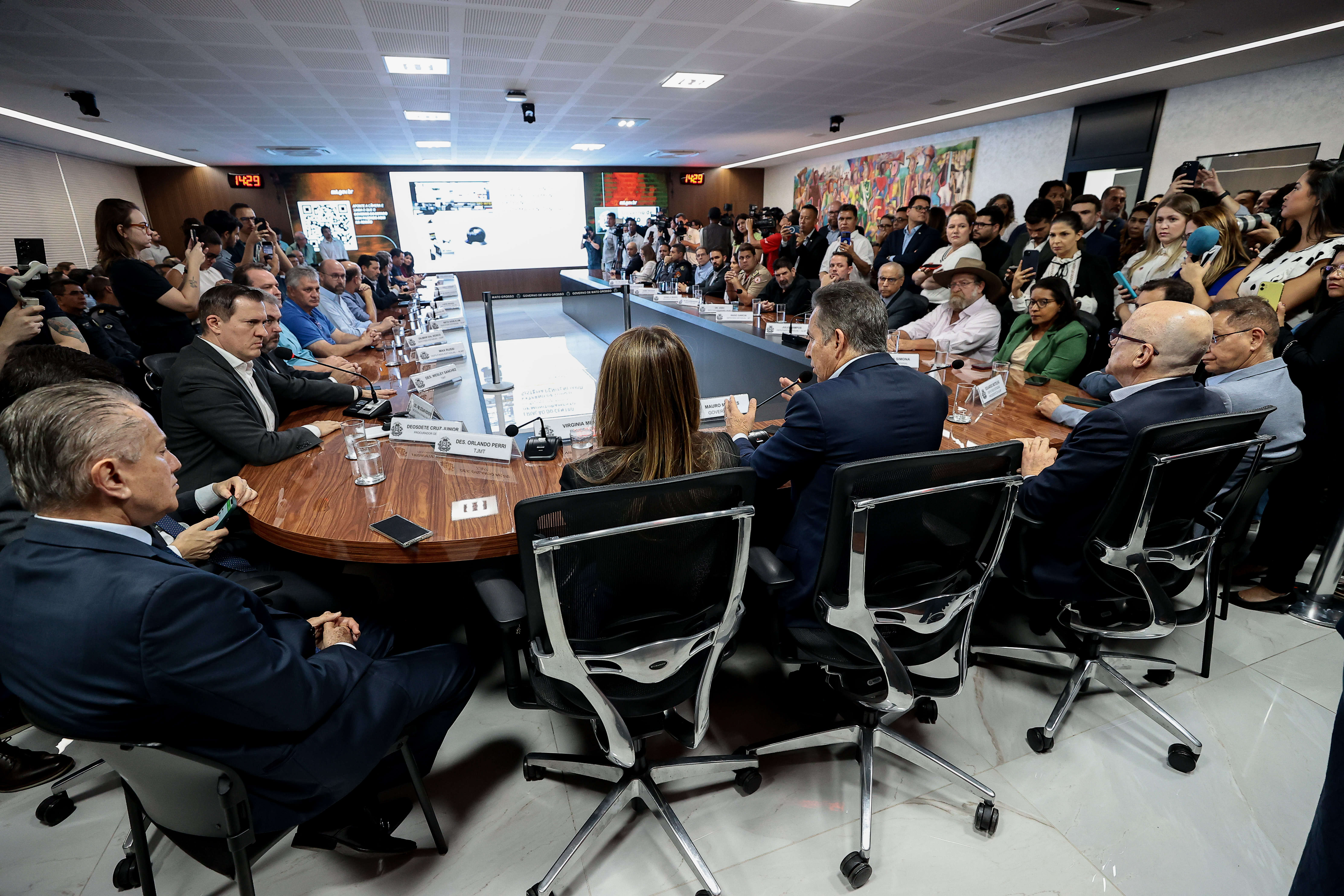 Governador lança pacote de medidas integradas para combate ao crime organizado em MT