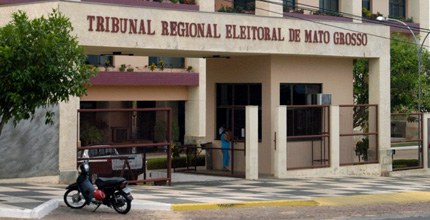 BAIXARIAS NA CAMPANHA: Justiça eleitoral ordena Facebook identificar criadores de notícias falsas (fake news) contra Mauro Mendes