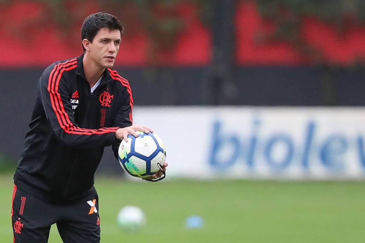 Flamengo encara tabu na briga para retomar a liderança do Brasileirão