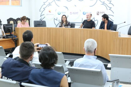 CST debate produção e sistematização na educação em MT