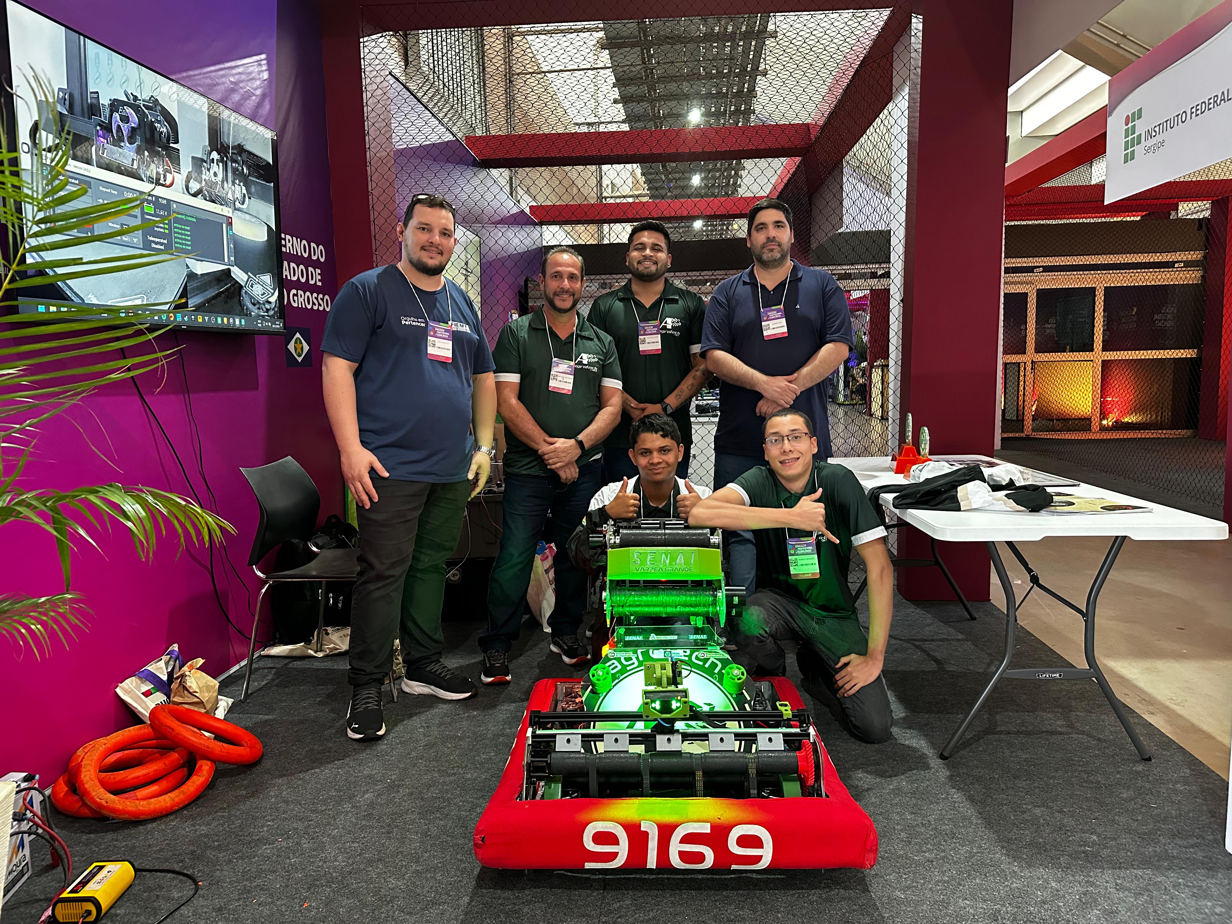 Projeto de escola estadual de Várzea Grande é destaque em evento de tecnologia em Brasília