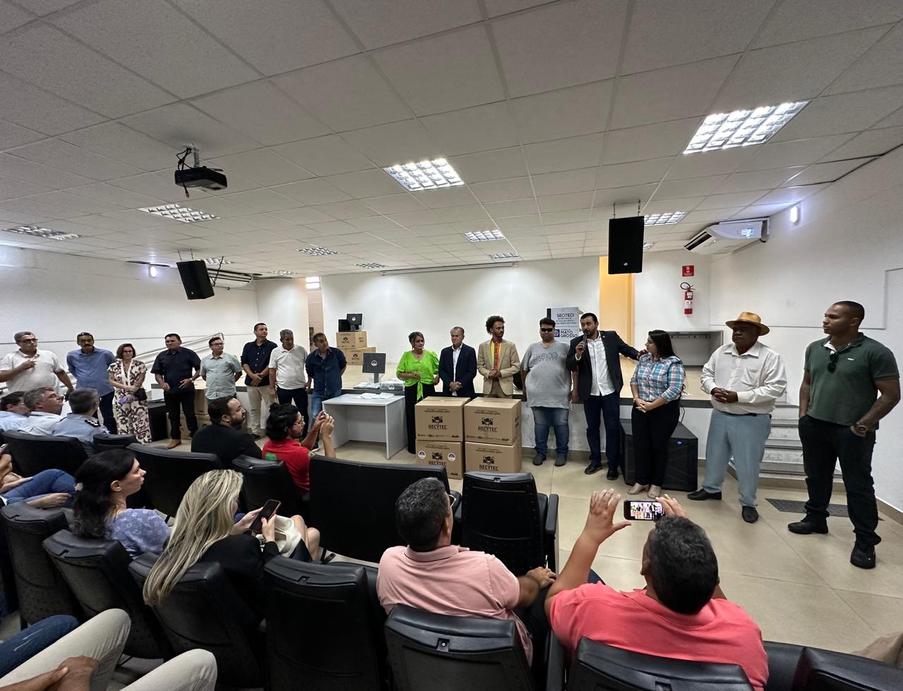 Seciteci doa mais de 300 computadores a instituições de MT pelo programa Recytec