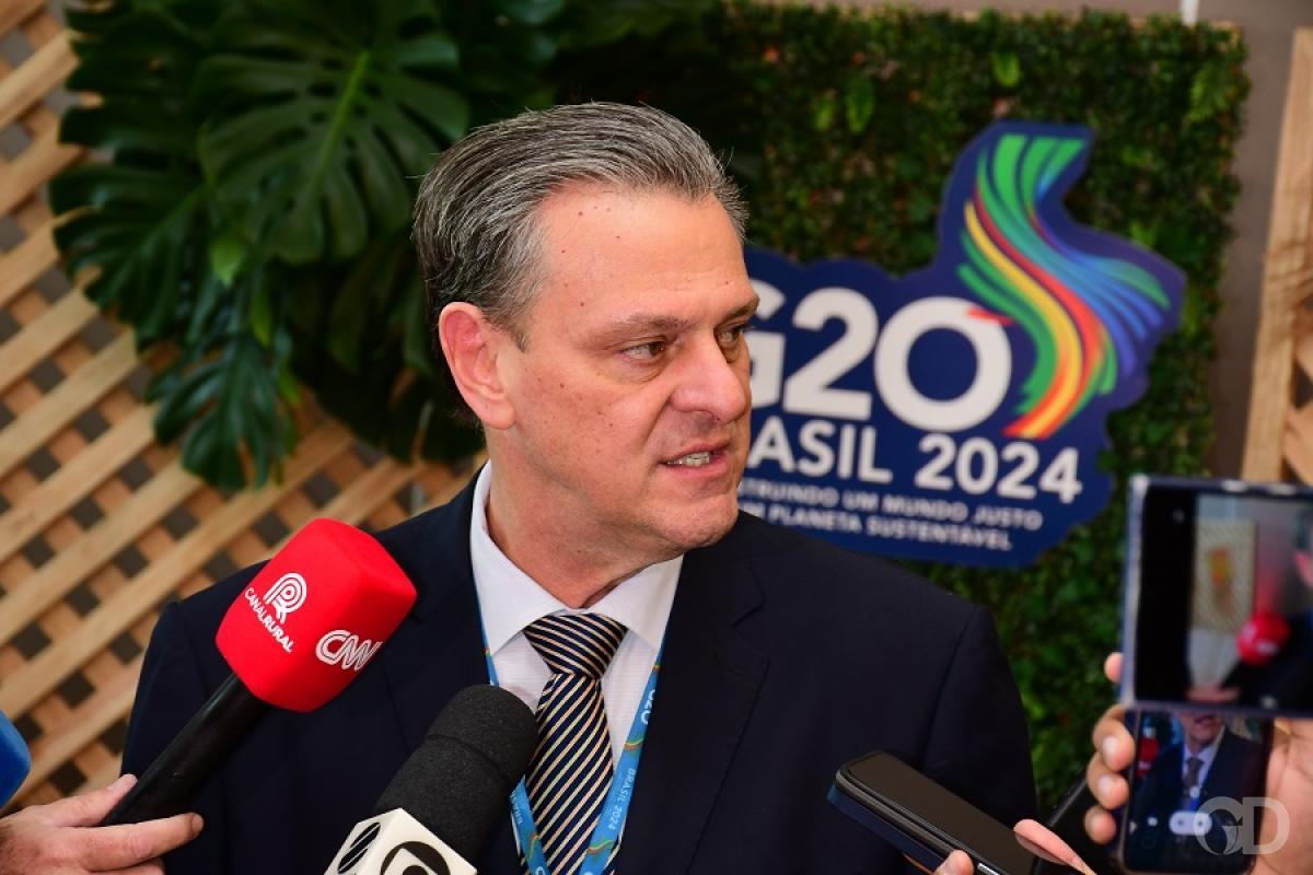 Fávaro é nomeado novamente ministro da Agricultura após pedido de exoneração para retorno ao Senado