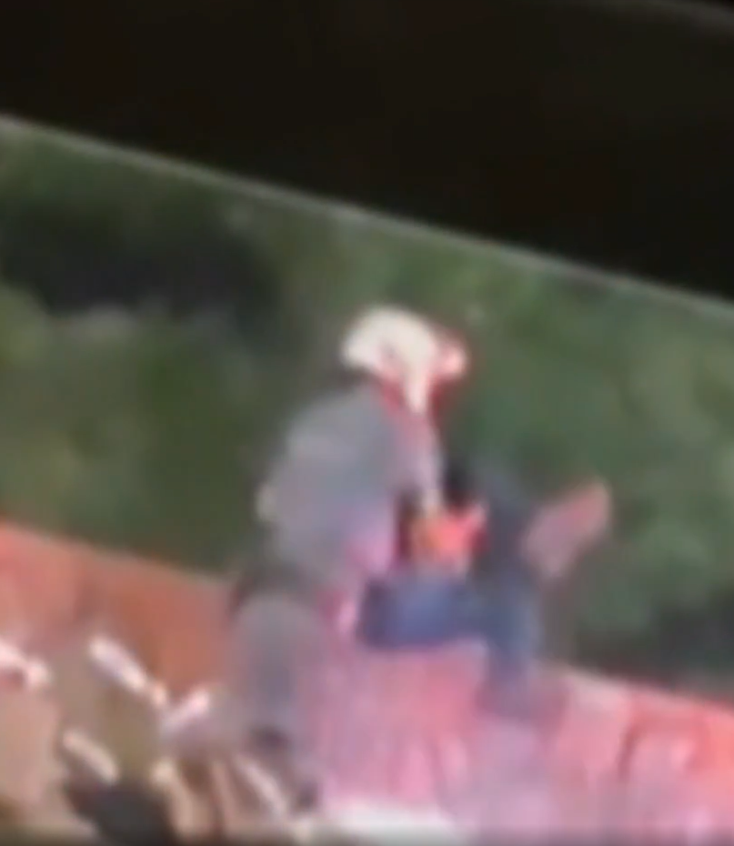 Treze policiais afastados após agente jogar homem de uma ponte durante abordagem em SP