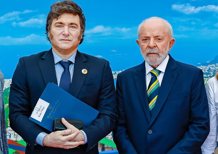 Lula e Milei têm popularidades semelhantes apesar de políticas opostas e cenários diferentes