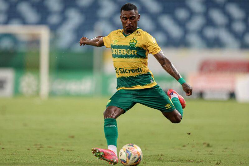 Cuiabá enfrenta o Fluminense no Maracanã nesta quinta