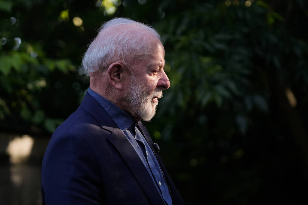 Presidente Lula está lúcido, orientado e conversando, diz boletim médico sobre presidente
